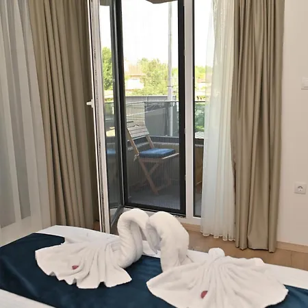 Mms Lux 7 I 8 Petrovec Apartment *