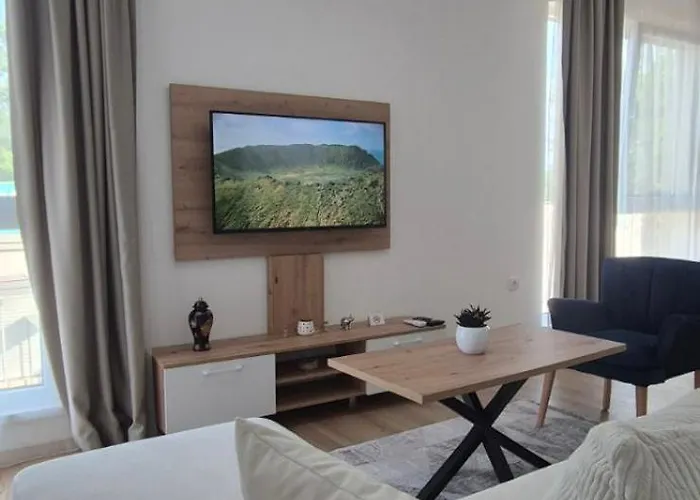 Mms Lux 7 I 8 Petrovec Skopje