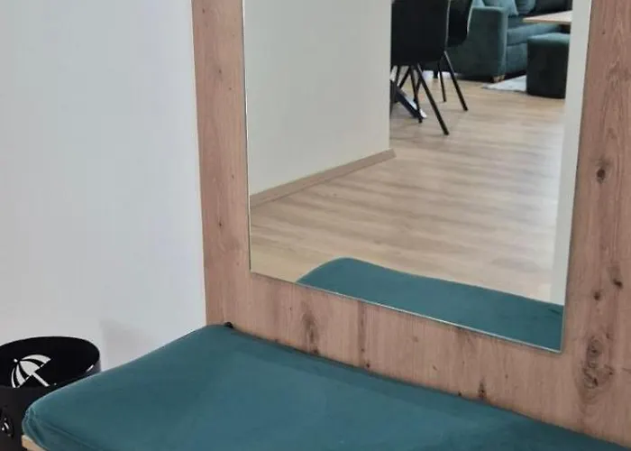 Mms Lux 7 I 8 Petrovec *