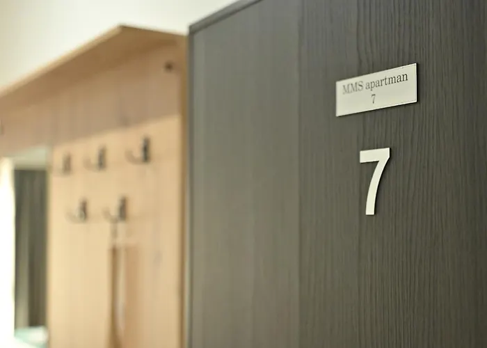 Mms Lux 7 I 8 Petrovec Apartament