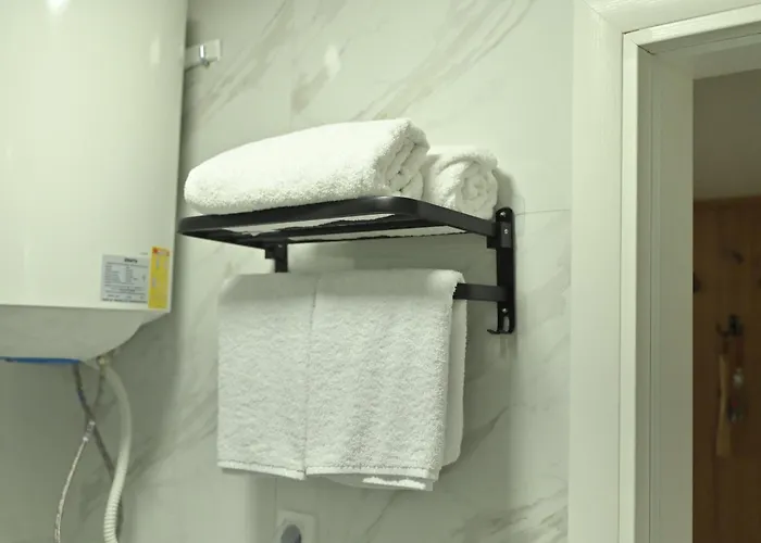 Mms Lux 7 I 8 Petrovec * Skopje